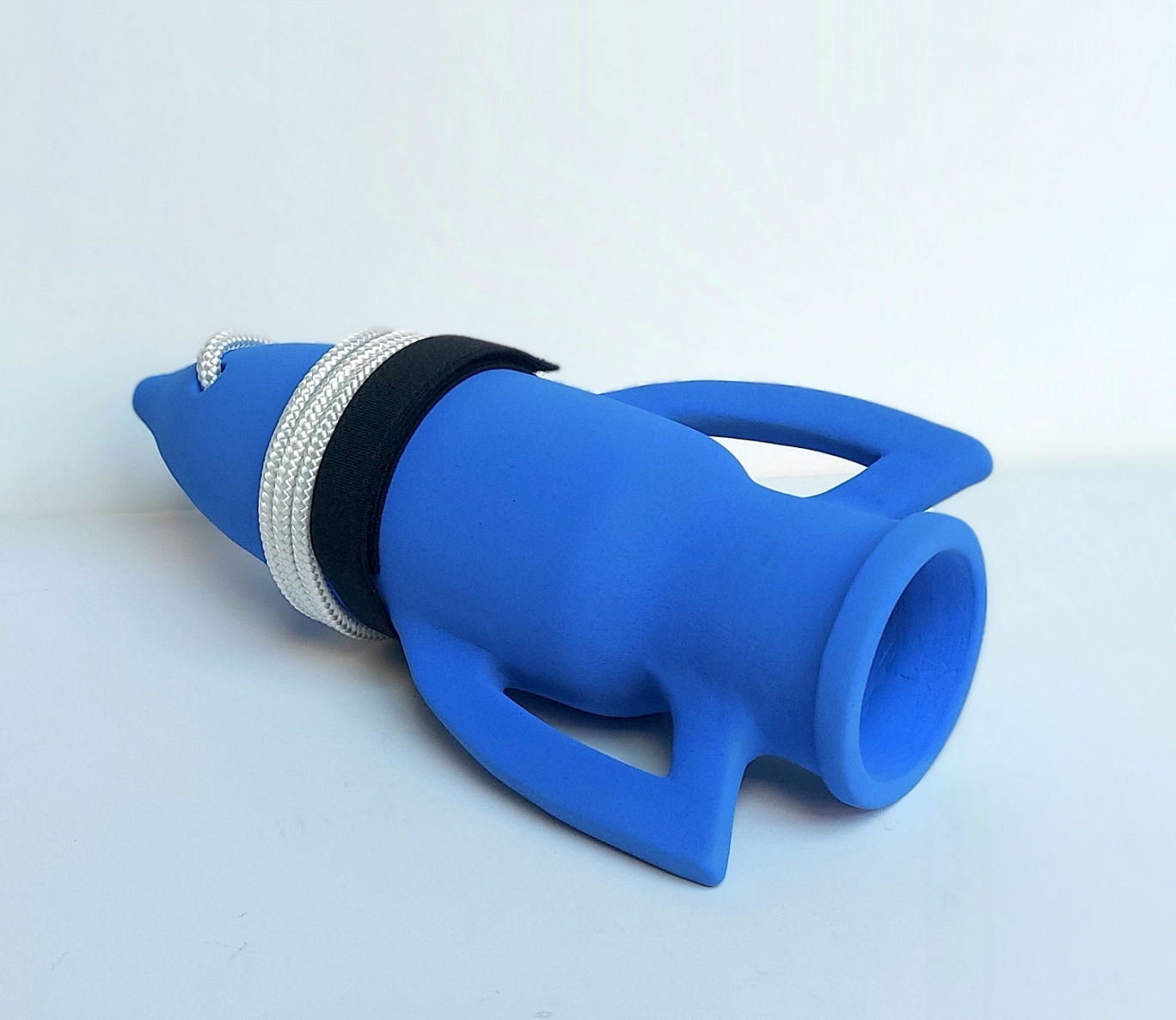 Culture does not Sink II, 2024, ceramic, textile, h 23x13 cm, 1/1