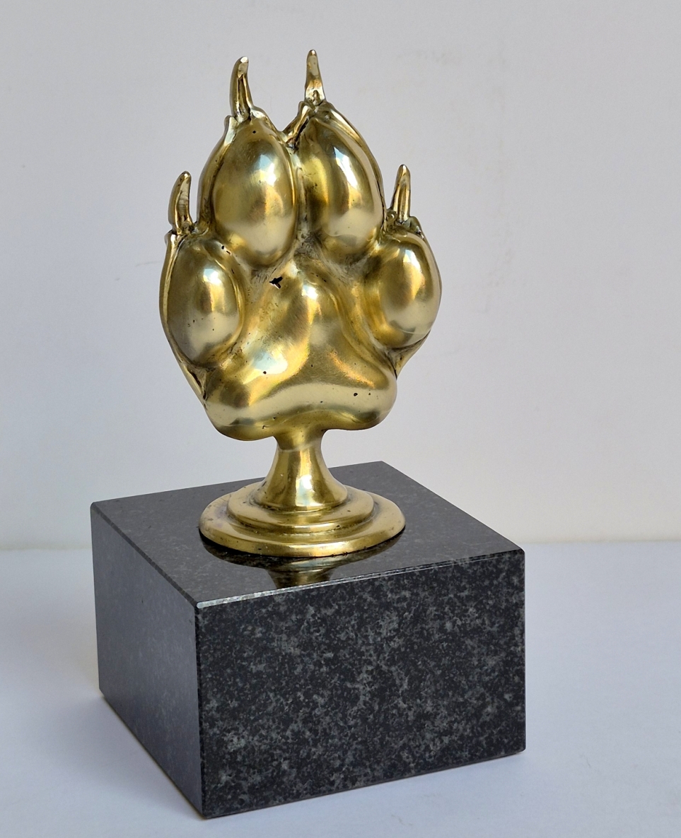 Visada kartu, 2025, bronza, granitas, h 16,5x8x8 cm, 2/10