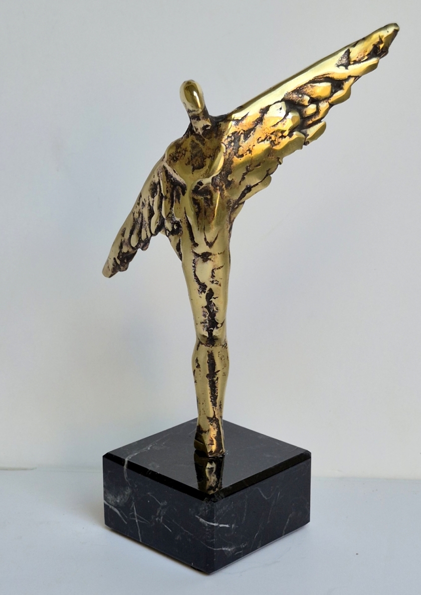 Guardian Angel, 2021, bronze, h 25x14x12 cm, 2/10