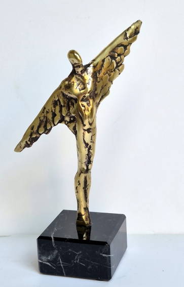 Guardian Angel, 2021, bronze, h 25x14x12 cm, 2/10