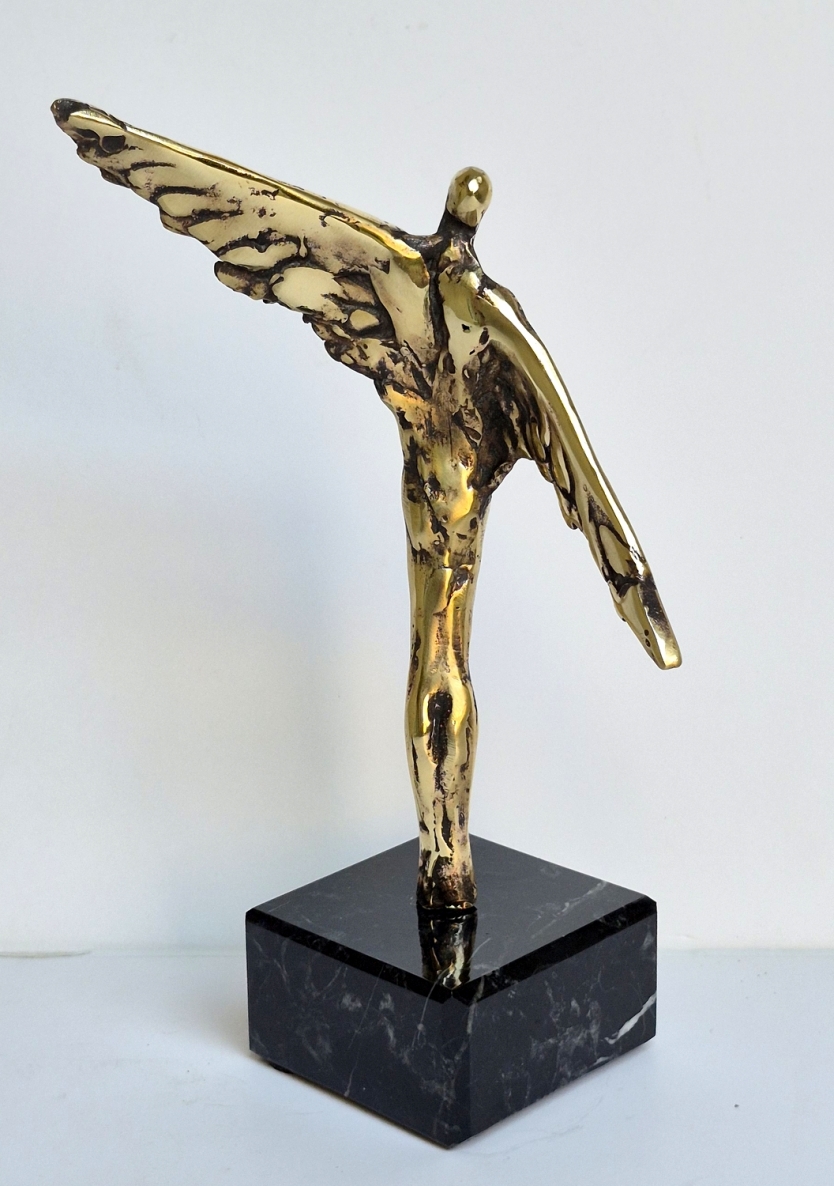 Guardian Angel, 2021, bronze, h 25x14x12 cm, 2/10