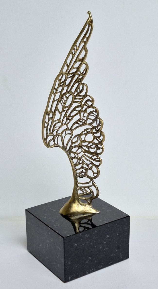 Angel Wing, 2021, bronze, h 26x8x8 cm, 9/16