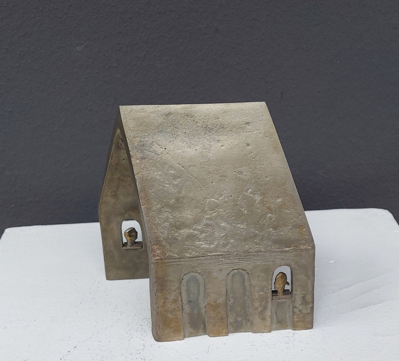 Barbora ir Žygimantas, 2021, bronza, sidabravimas, h 11x11x6.5 cm, 1/1