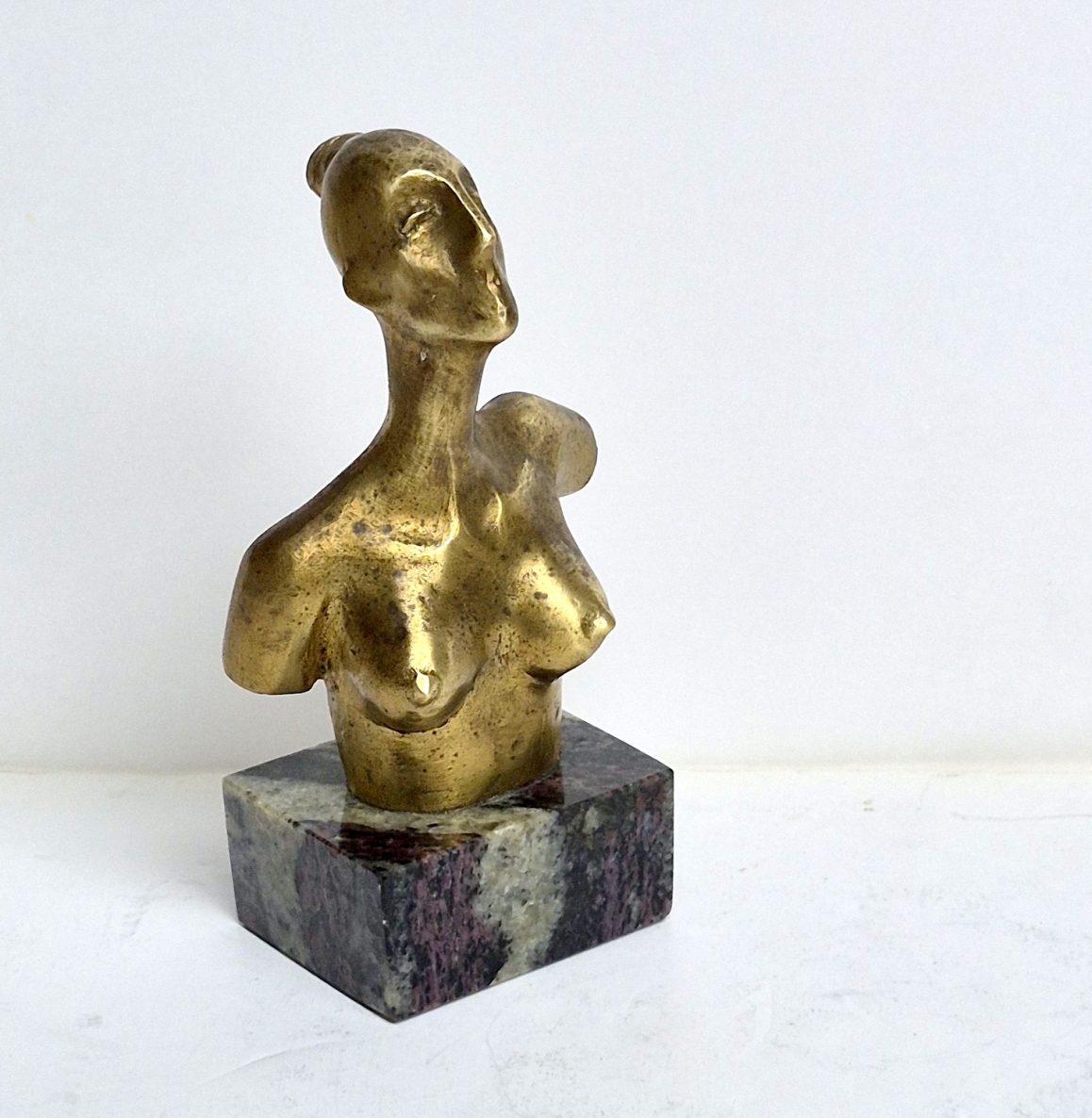 Biustas I, 2004, bronza, granitas, h 15x8x6 cm, 3/10