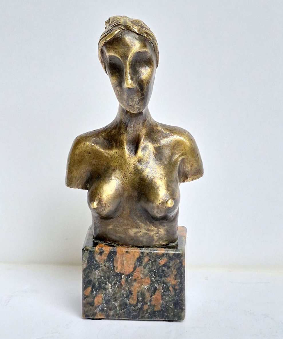 Biustas II, 2004, bronza, granitas, h 20x9x5,5 cm, 2/10  
