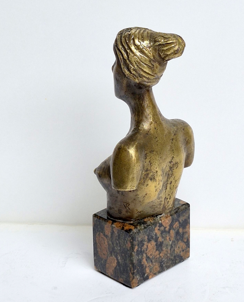 Biustas II, 2004, bronza, granitas, h 20x9x5,5 cm, 2/10  
