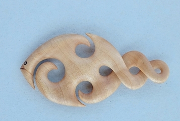 Dekoratyvinis objektas-papuošalas Žuvis, beržo gumbas, 10,5x5,2x1 cm, 1/1