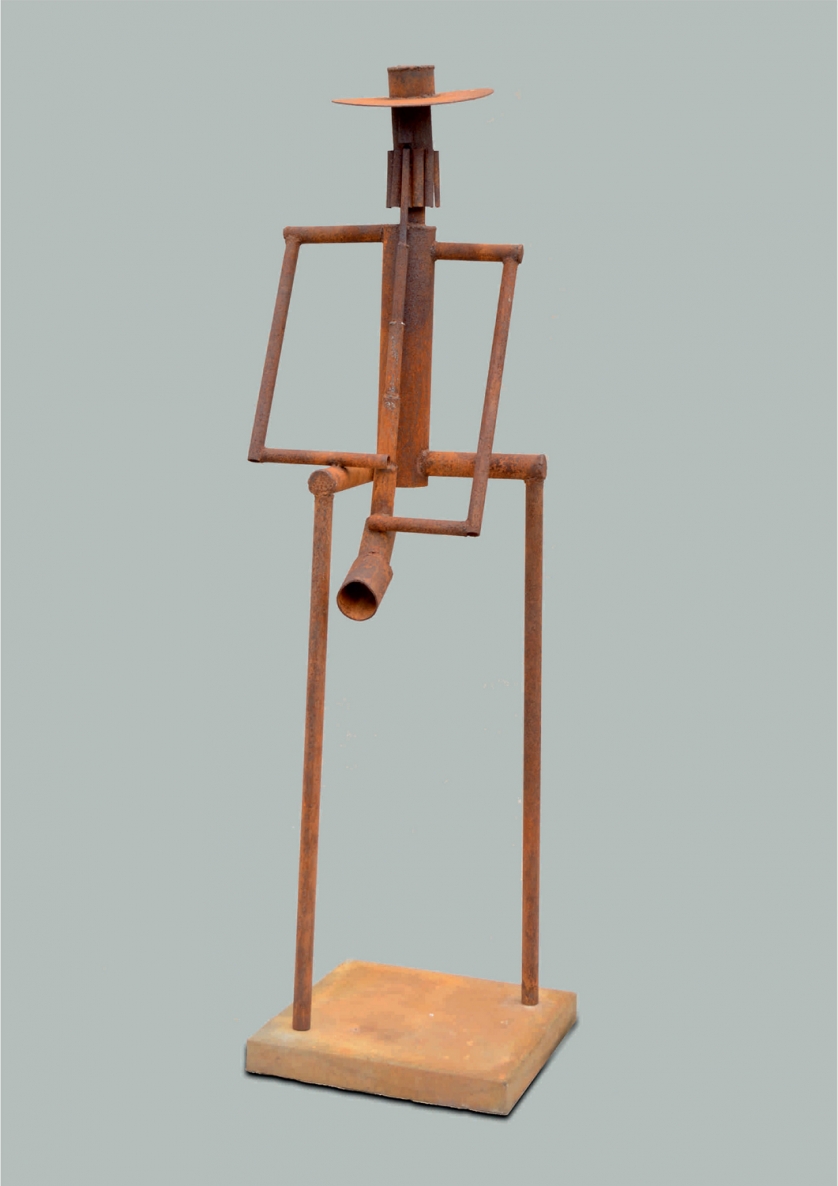 Playing bagpipe, 2018, oxidized metal, h180cm, 1/1