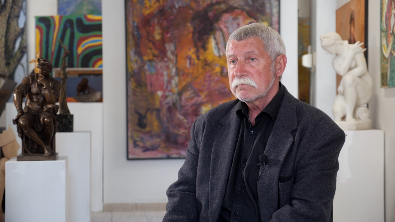 Grafikas, prof. Edmundas Saladžius. Interviu stop kadras. Filmavo Rolandas Karalius.