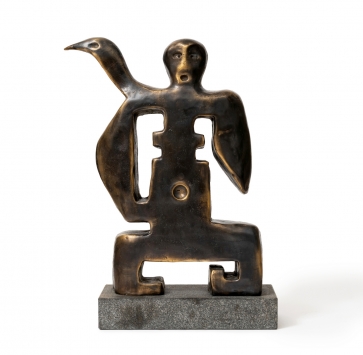 Figūra su paukščiu rankose, 2022, bronza, granitas, h 65 cm