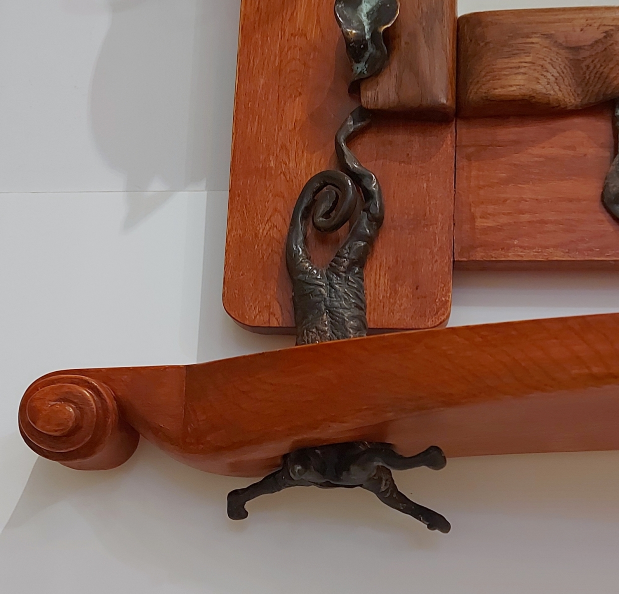 Jie ir augalai, 2024, bronza, medis, emalis, veidrodis, 115x100x17 cm, 1/1