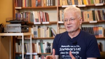 Liuteronų kunigas Julius Norvila. Interviu stop kadras. Filmavo Rolandas Karalius.