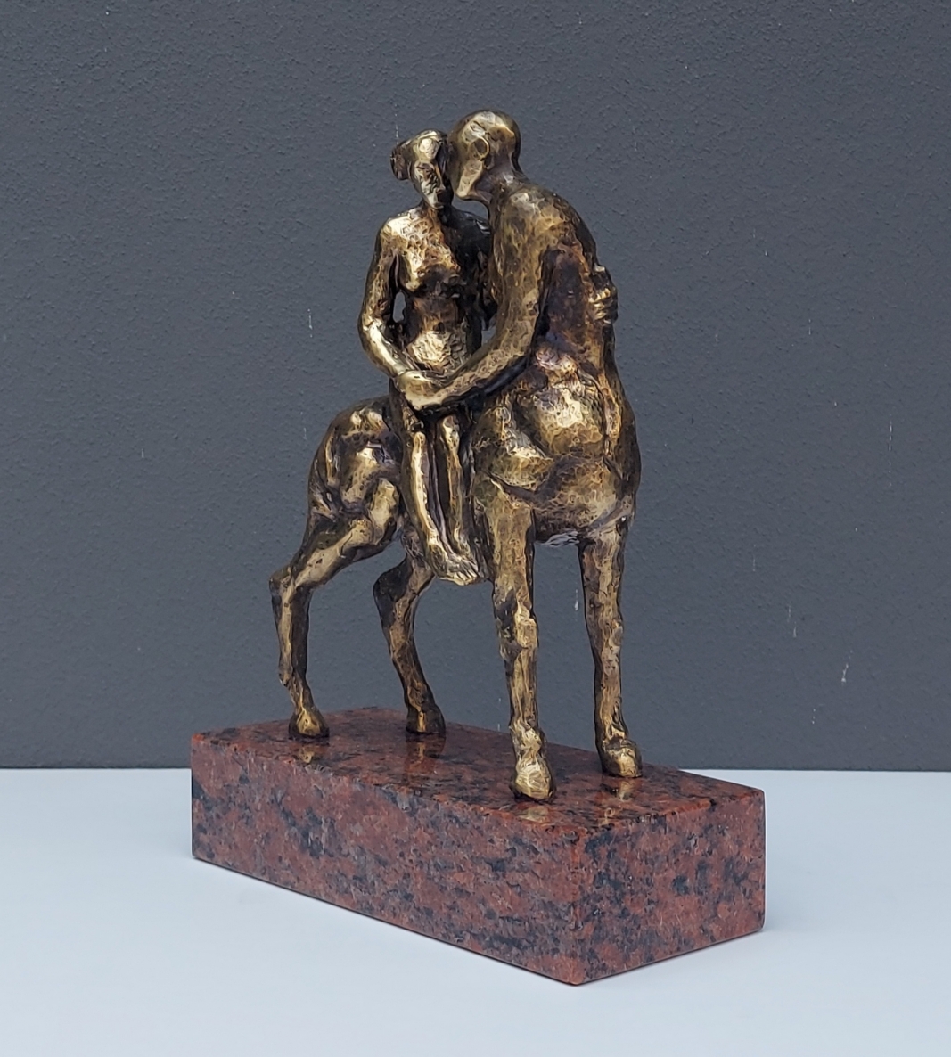 Kentauro meilė, 2011, bronza, granitas, h 23,5x18x8 cm, 2/10