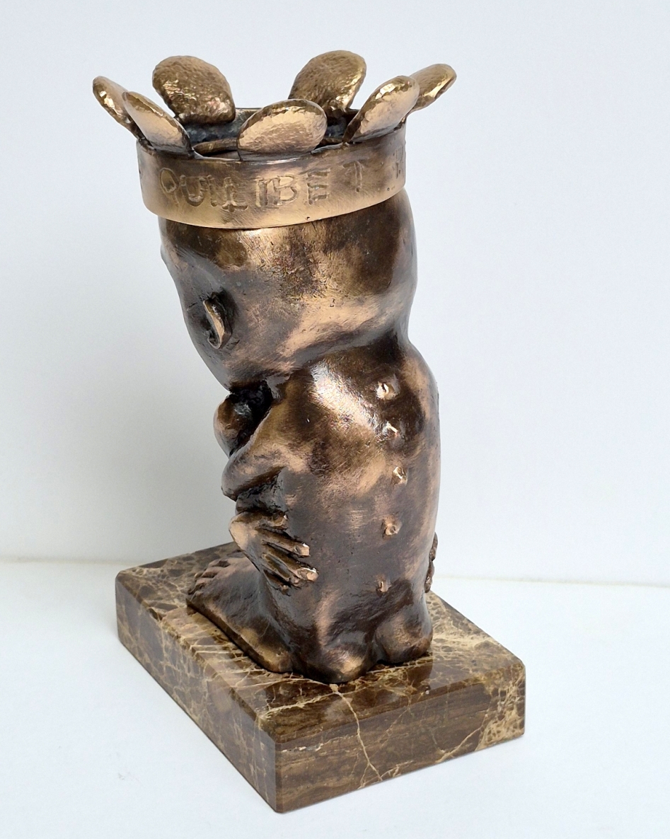 Kiekvienas savo namuose Karalius, 2024 , bronza, h 23,5x11,5x14 cm,  6/12