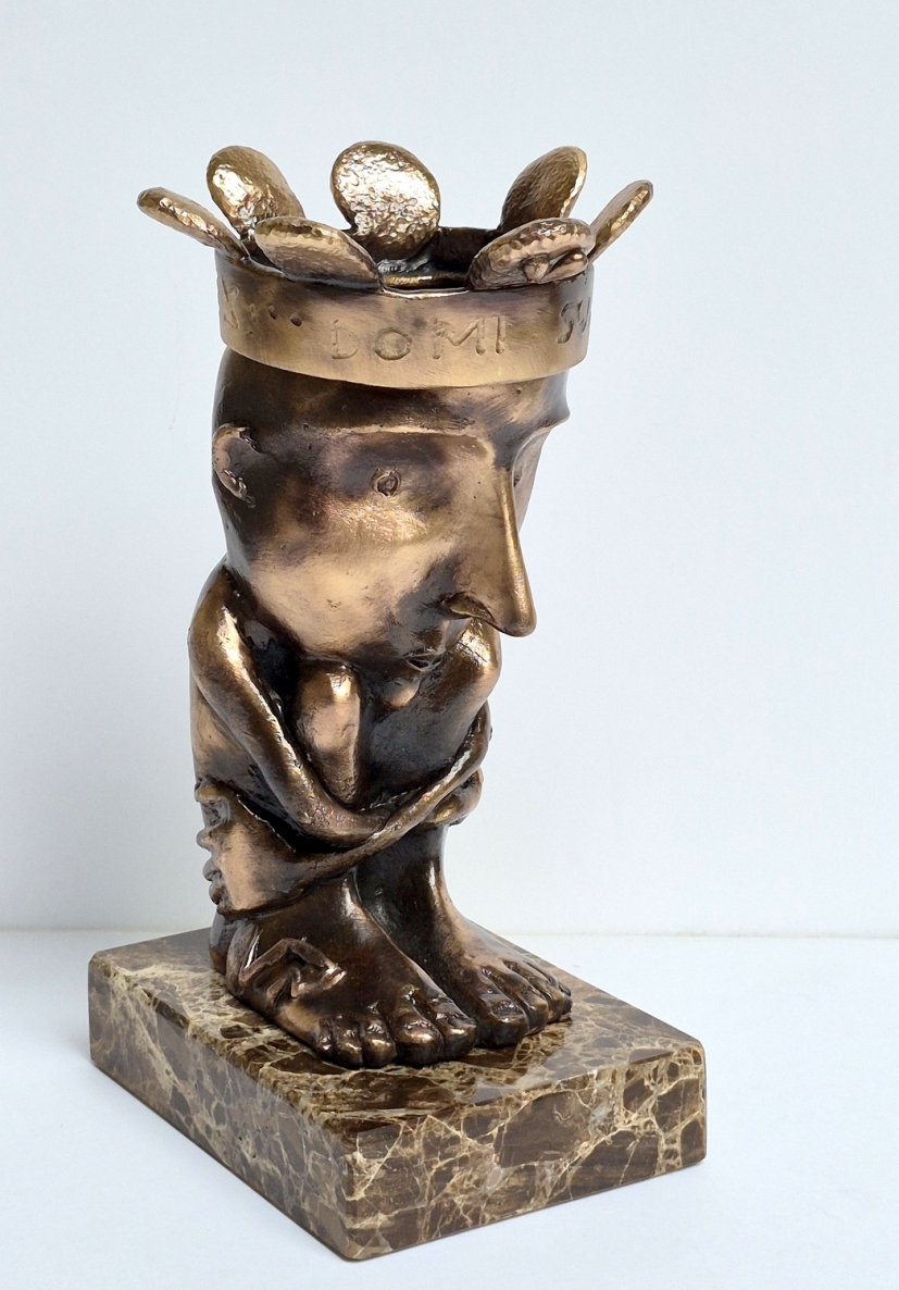 Kiekvienas savo namuose Karalius, 2024 , bronza, h 23,5x11,5x14 cm,  6/12
