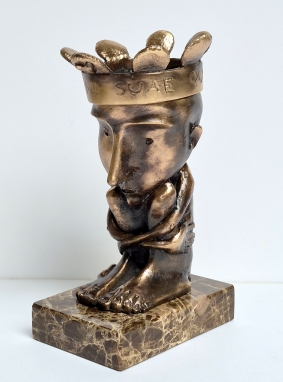 kiekvienas-savo-namuose-karalius-2024-bronza-h-23-5x11-5x14-cm-612-3_1788501170-9264610b44d40b96147f4e5115ebb143.jpg