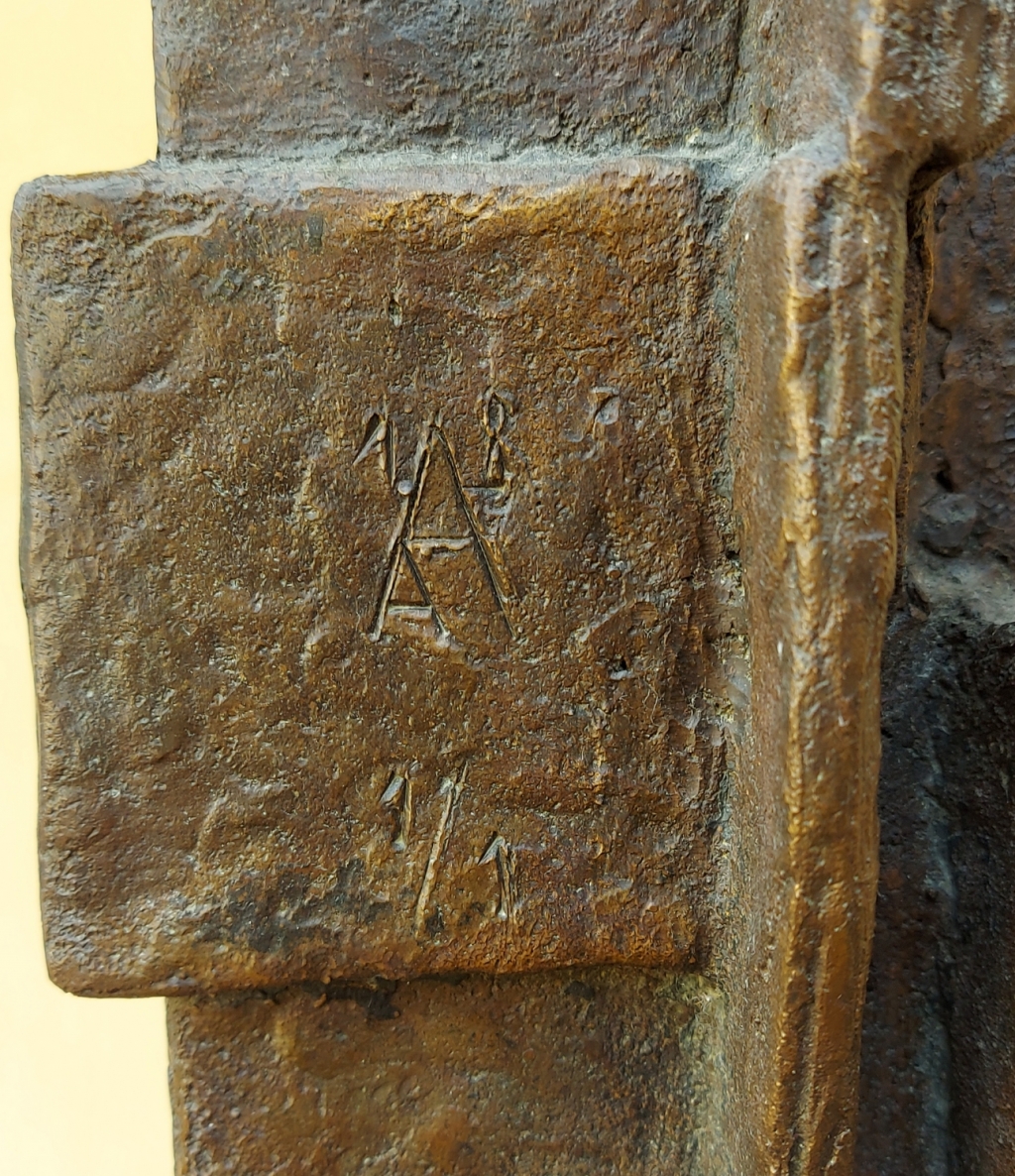 Book Carrier, 2018, bronze, h 78x22x21 cm, 1/1