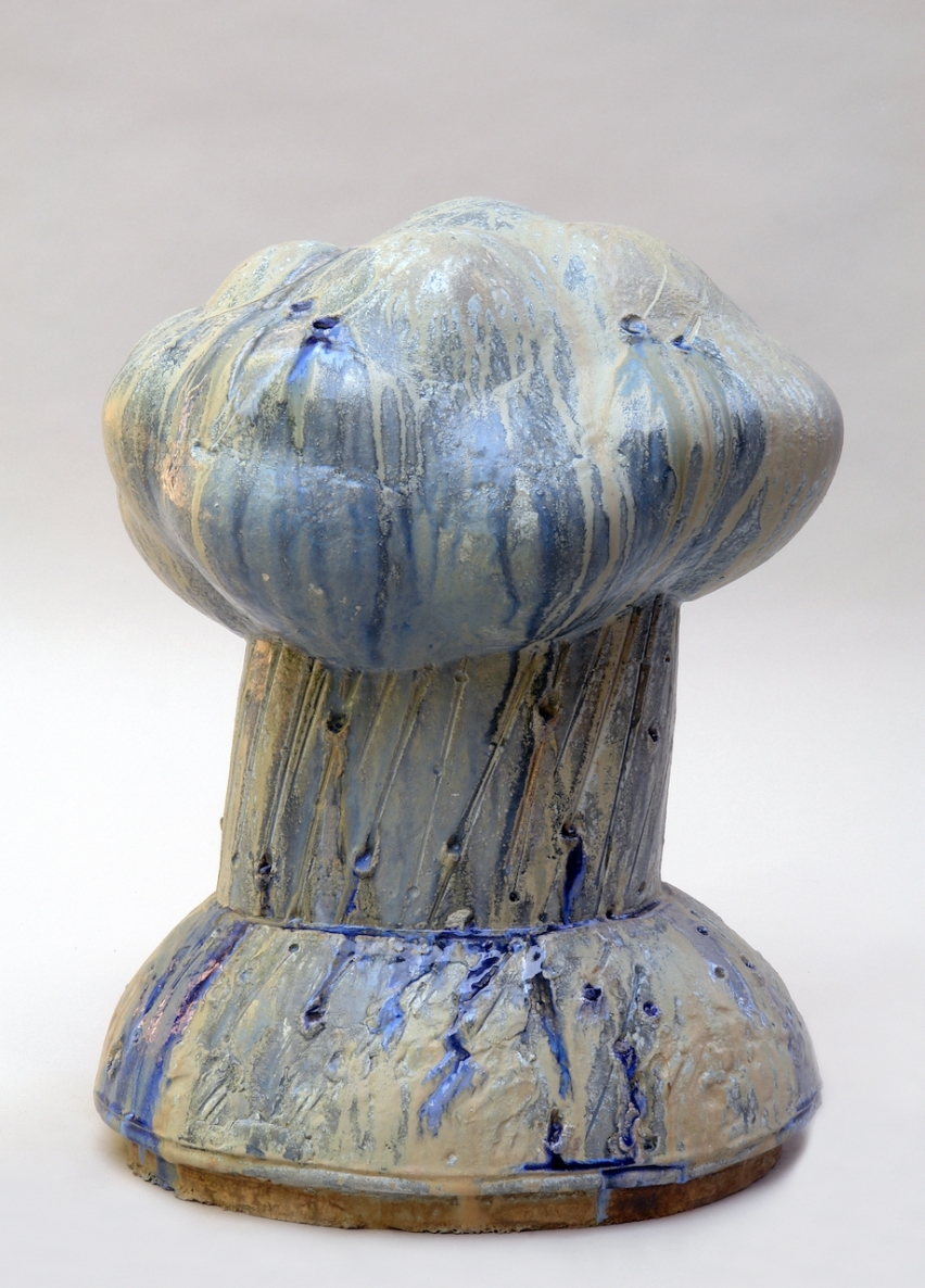 Rain cloud, 2011, stone mass, glazes, 67x50x36cm