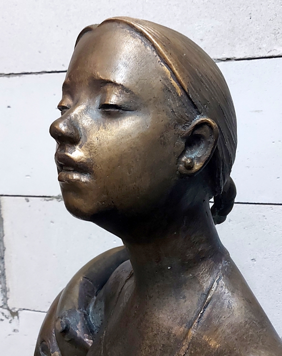 Water Girl, 2020, bronze, h 125x70x30 cm, 1/1