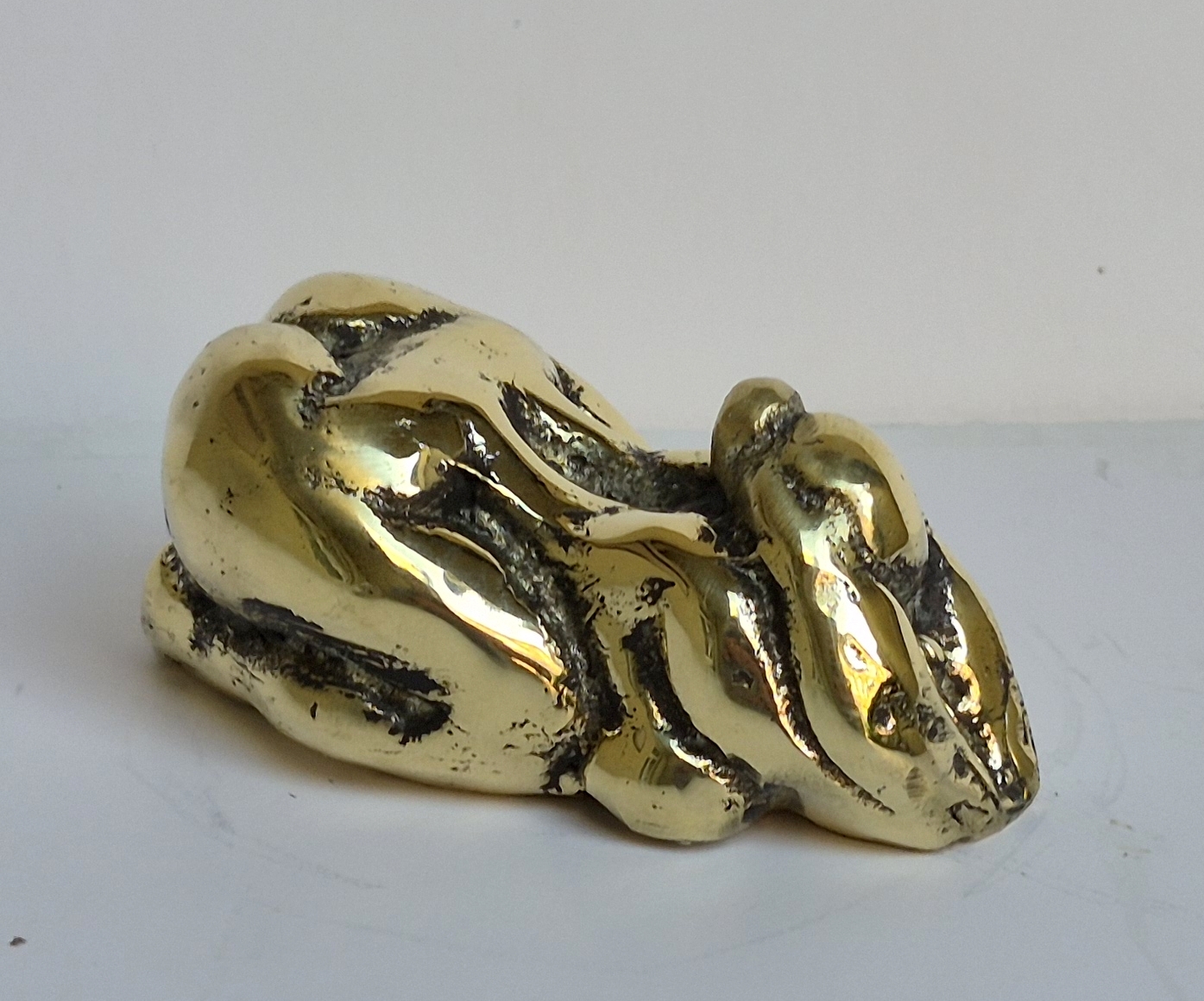 Woman - Cat, 2020, bronze, h 3x7x3.5 cm, 5/10