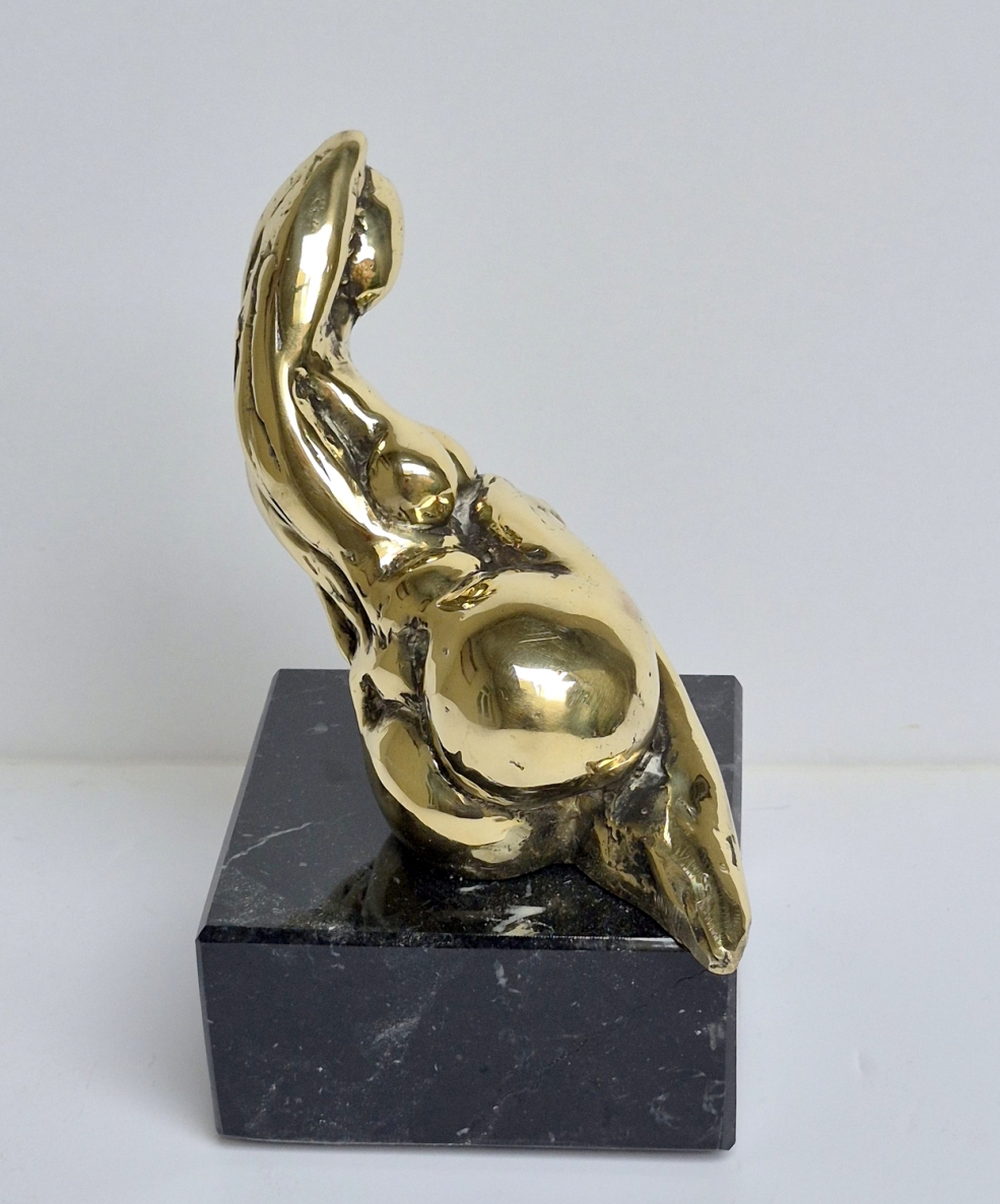 Berry Woman, 2026, bronze, granite, h 21x12x14 cm