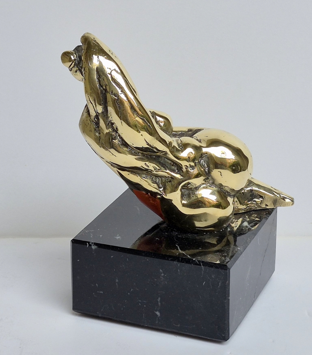Berry Woman, 2026, bronze, granite, h 21x12x14 cm