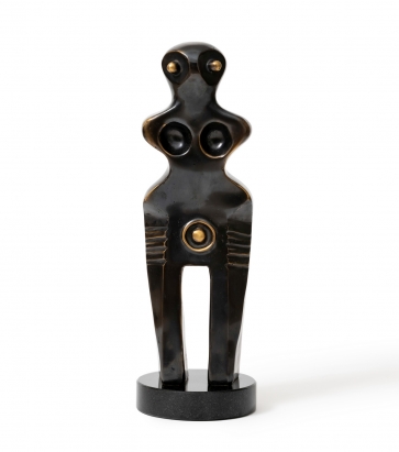 Naminukė, 2022, bronza, granitas, h 40 cm