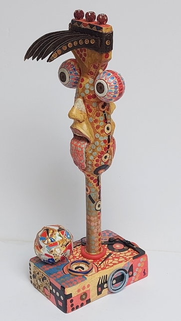 Neformalas, 2025, mišri technika, h 57x23x16 cm, 1/1