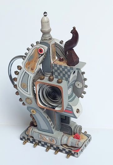 Objektas su paukšteliu, 2024, mišri technika, h 48x31x14,5 cm, 1/1