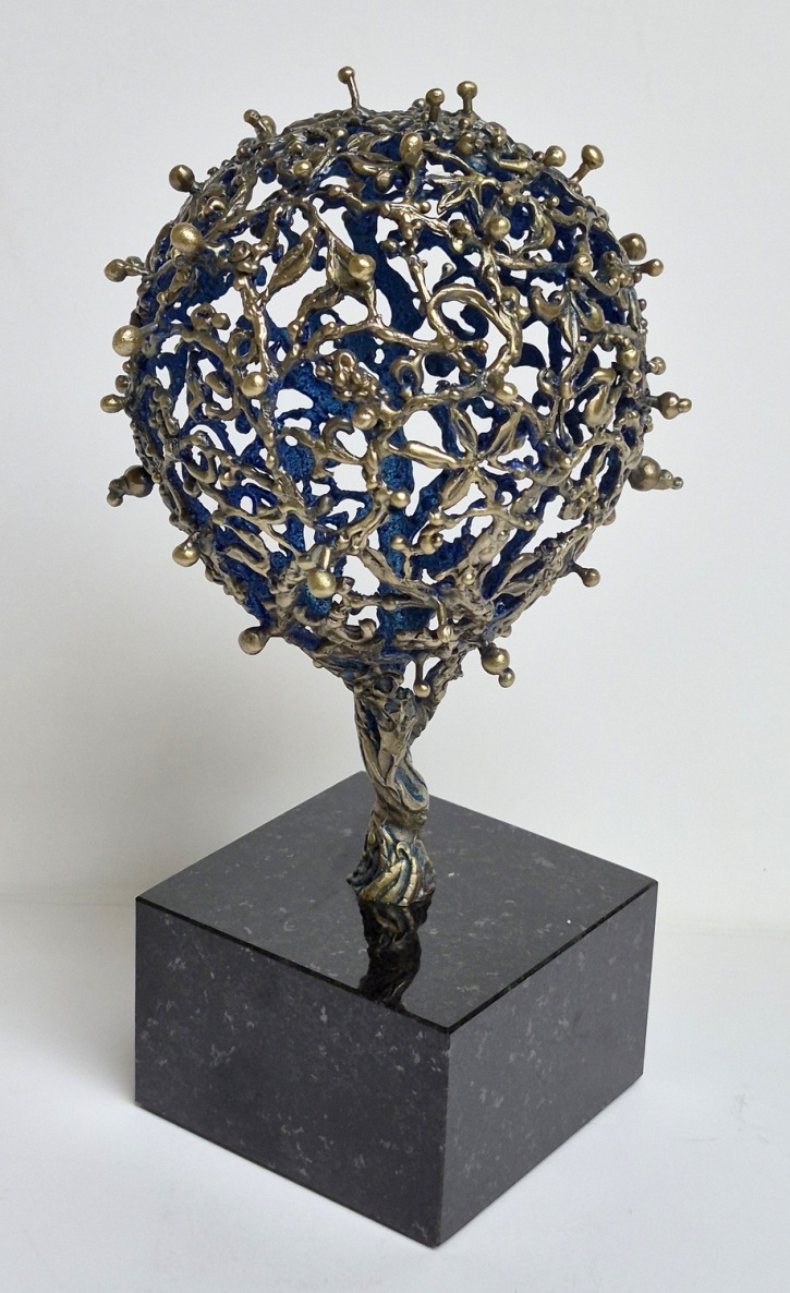 Garden of Eden. Apples, 2026, bronze, h 22x13x13 cm, 1/1