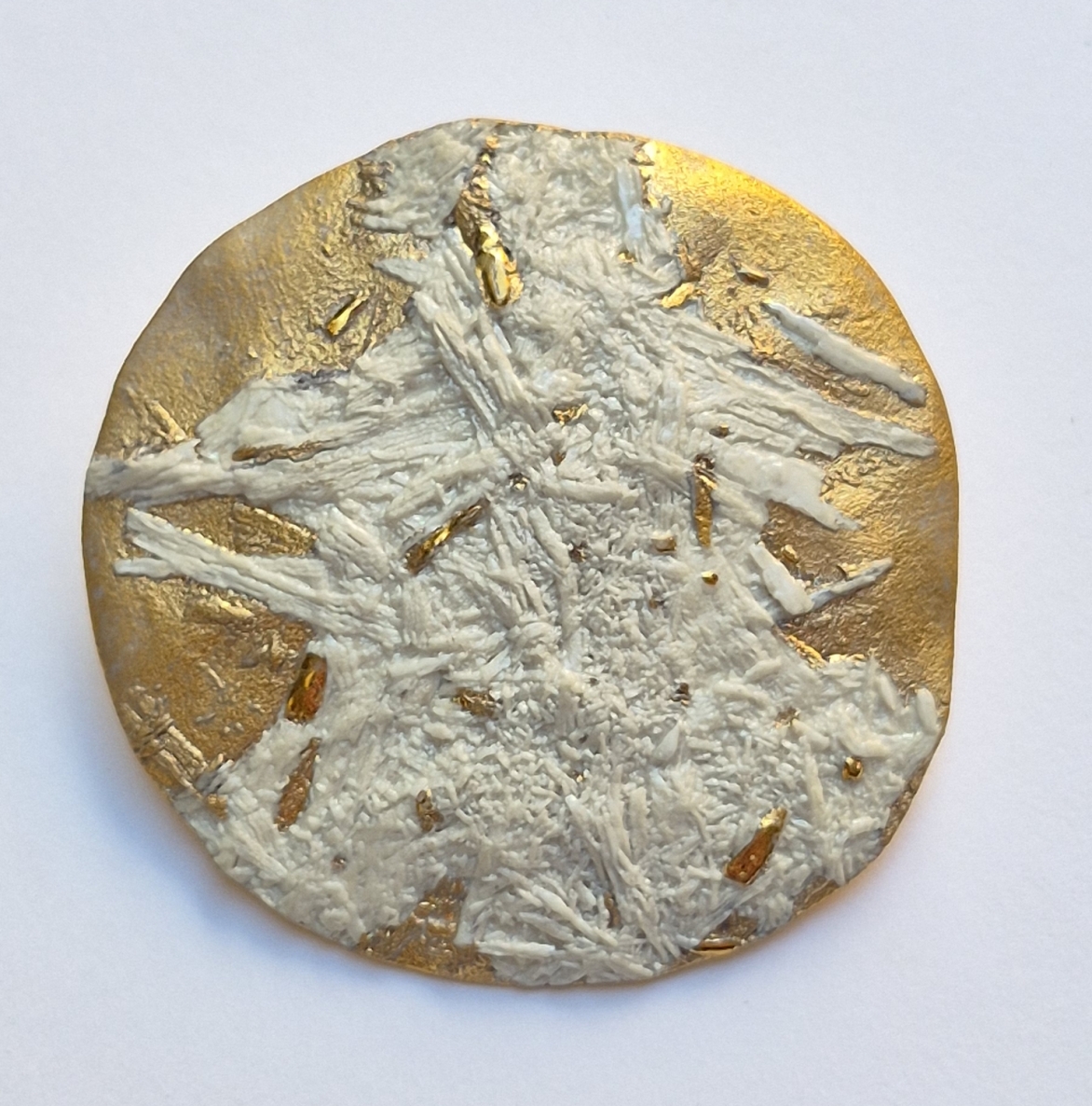 Sagė Šerkšnas, kietasis Limožo porcelianas, auksavimas, h 4,7x4,8x0,5 cm, 1/1