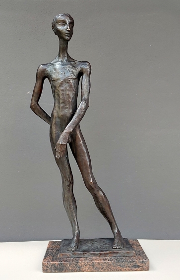 Siurprizas, 2024, bronza, 51,5x43x22 cm, postamentas h 6,5x36 cm, 2/10