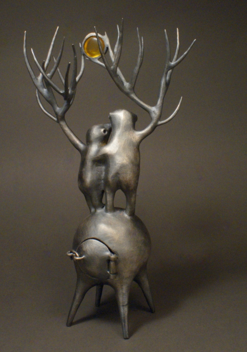 Šviesios mintys II, 2024, bronza, sidabravimas, gintaras su inkliuzu, h 22 cm, 1/1