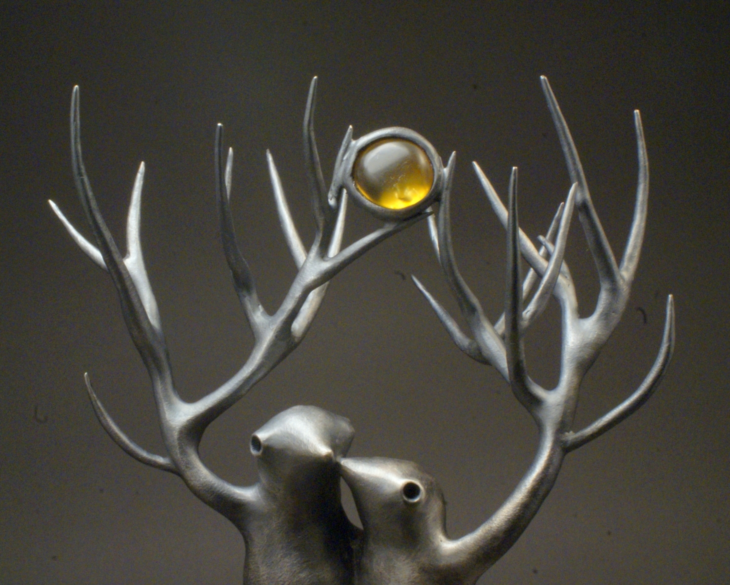 Šviesios mintys II, 2024, bronza, sidabravimas, gintaras su inkliuzu, h 22 cm, 1/1