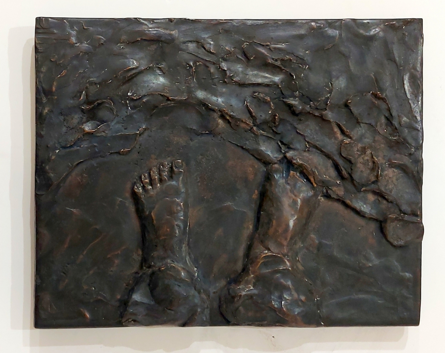 Therapy, 2022, bronze, h 19.5x24.5x3.5 cm 1/10