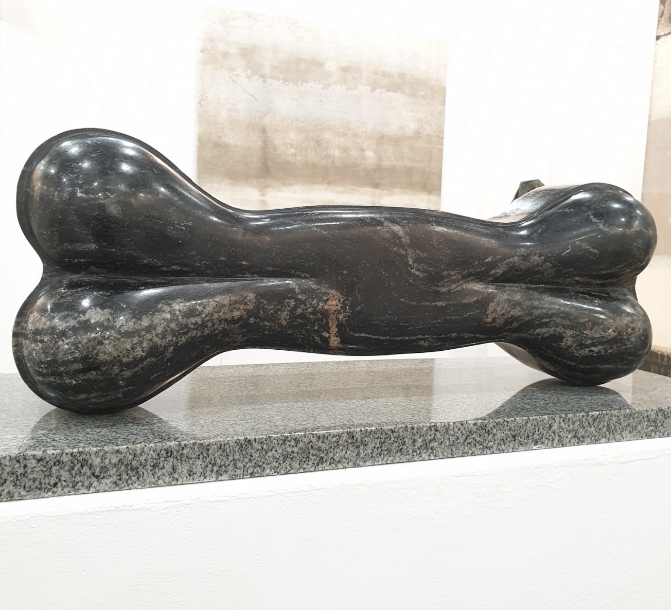 The sign, 2004, granite, h 27x70x25 cm 1/1